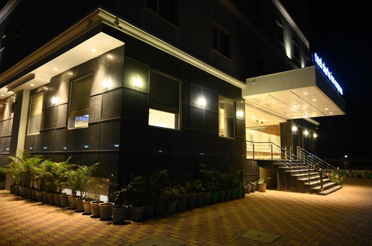 Neel Clarks Inn Express Агра Экстерьер фото